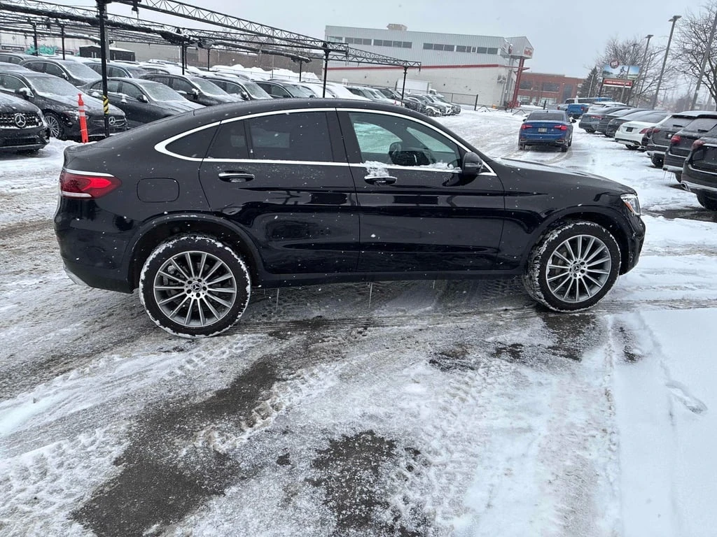 Mercedes-Benz GLC 300 2023 * CARFAX * БЕЗ ПЪРВОНАЧАЛНА ВНОСКА - изображение 4