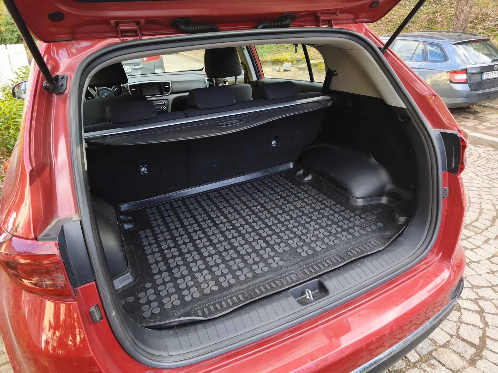 Kia Sportage 1.6, снимка 3 - Автомобили и джипове - 53989749