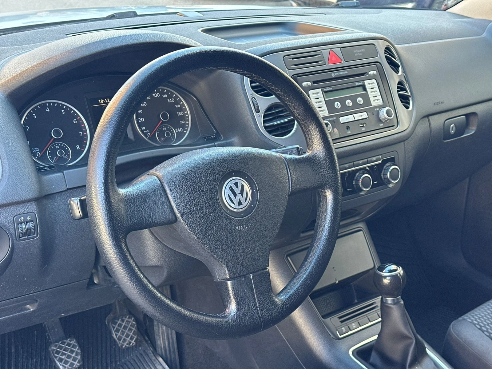 VW Tiguan ТОП* СОБСТВЕН ЛИЗИНГ, снимка 8 - Автомобили и джипове - 54109845