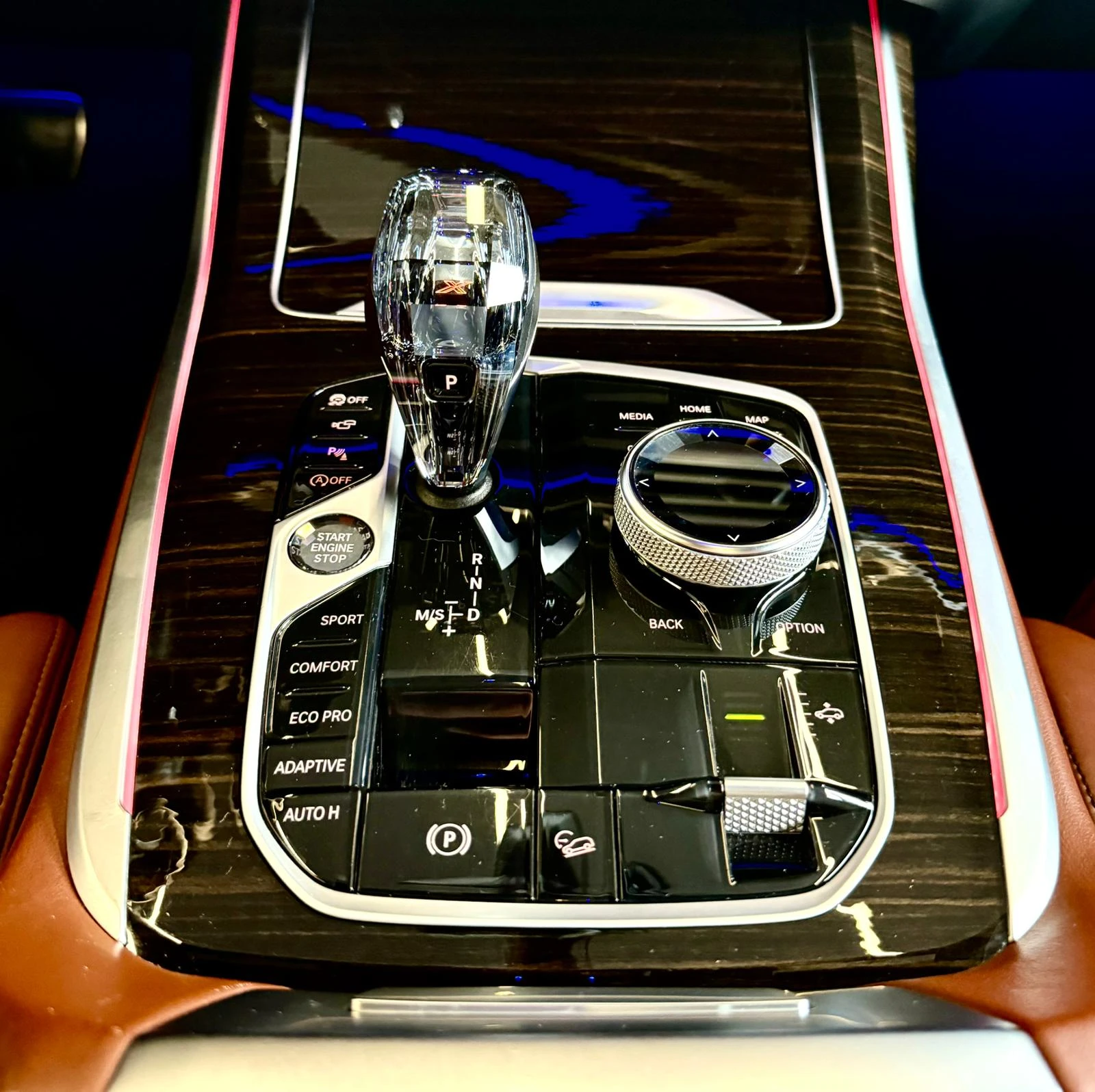 BMW X7 xDrive40i* М* Sky Lounge* Лизинг, снимка 12 - Автомобили и джипове - 54150399