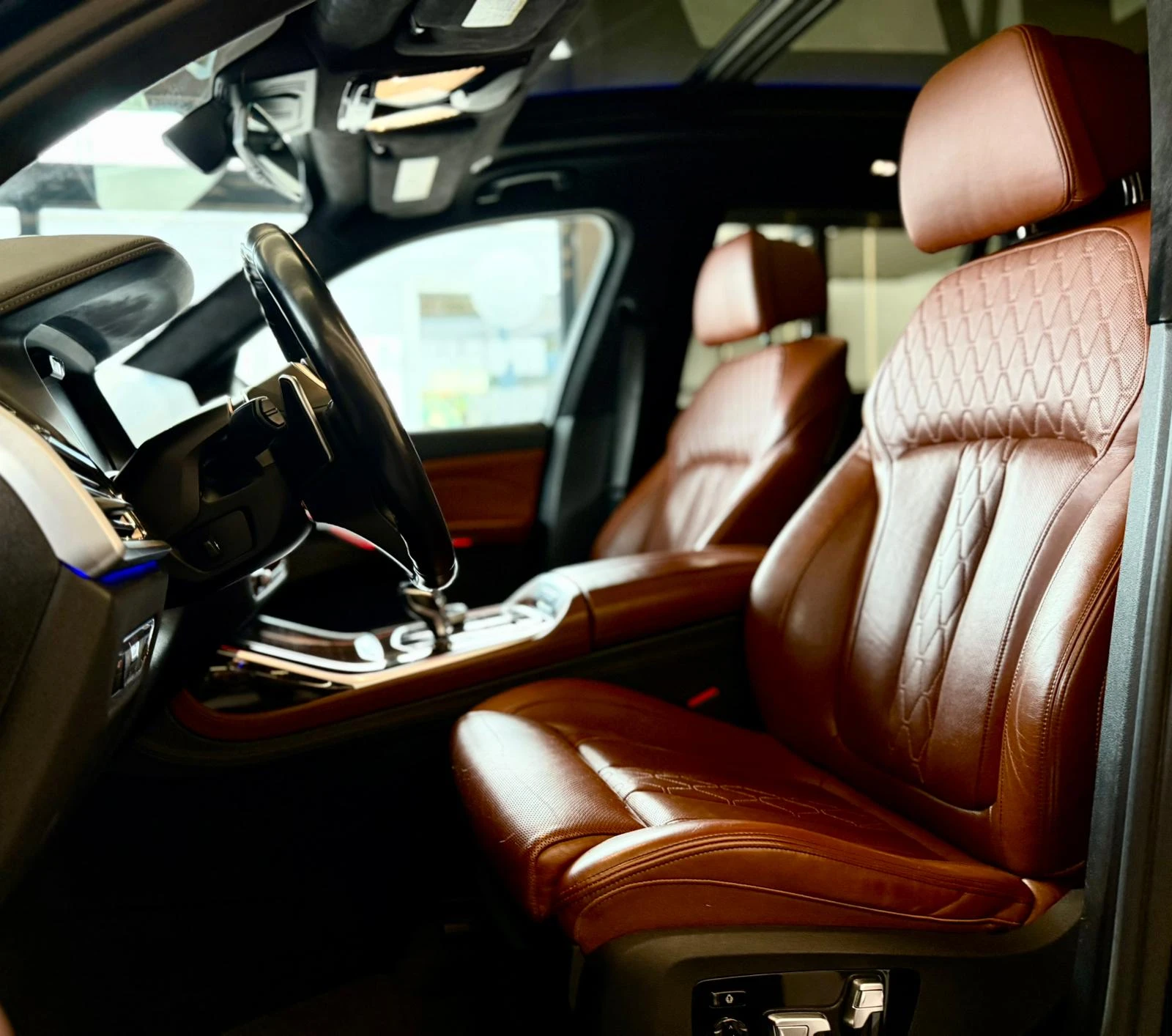 BMW X7 xDrive40i* М* Sky Lounge* Лизинг, снимка 7 - Автомобили и джипове - 54150399