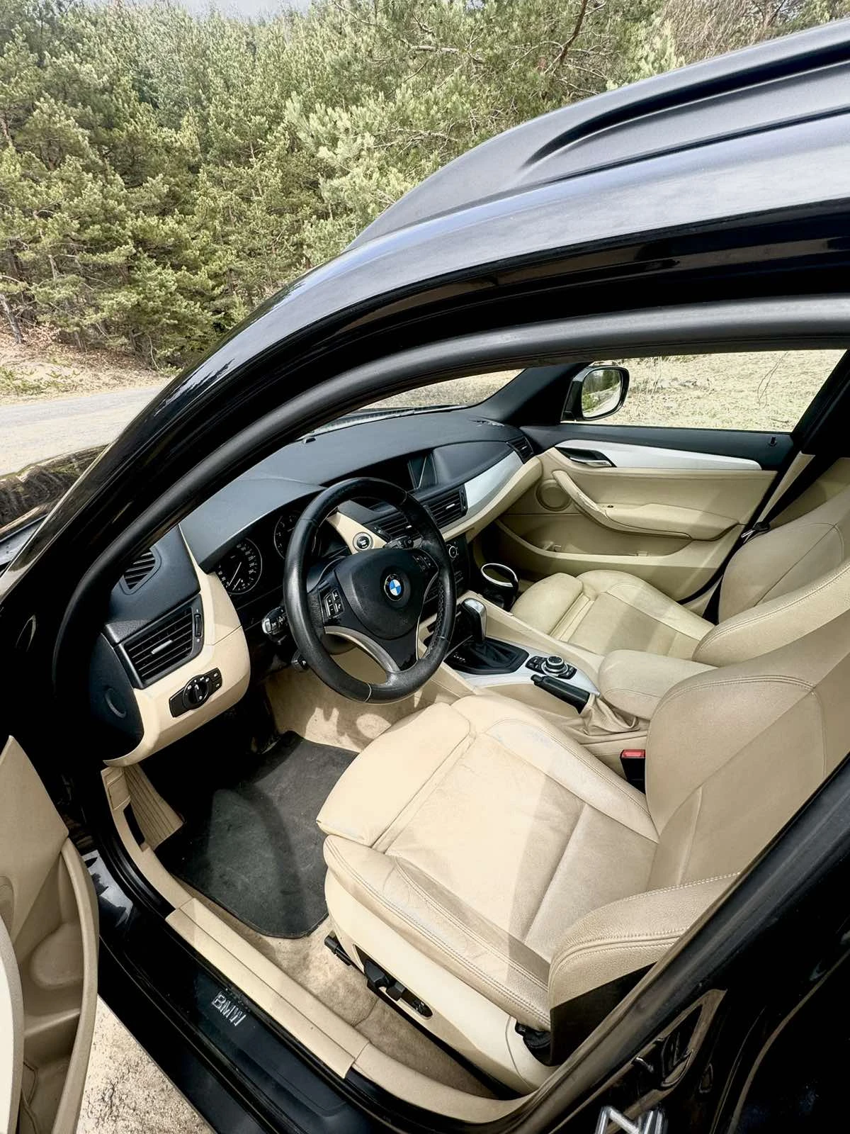 BMW X1 2.8 xDrive / Panorama / Camera, снимка 6 - Автомобили и джипове - 54194431