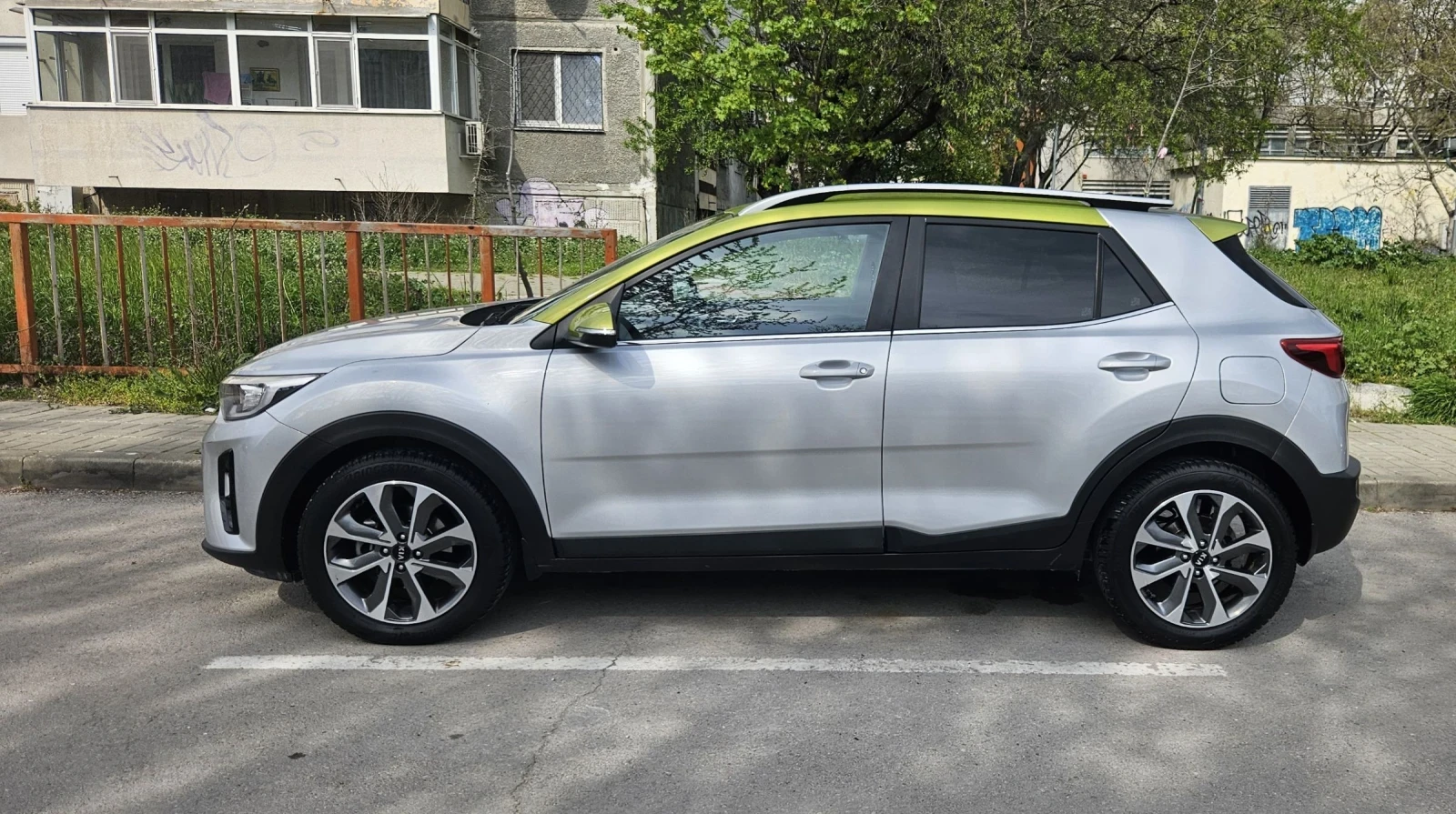 Kia Stonic, снимка 2 - Автомобили и джипове - 54267731