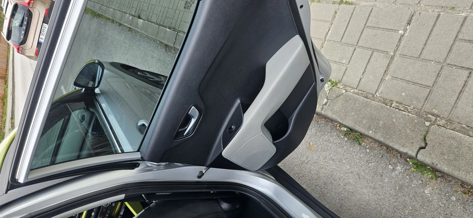 Kia Stonic, снимка 14 - Автомобили и джипове - 54267731