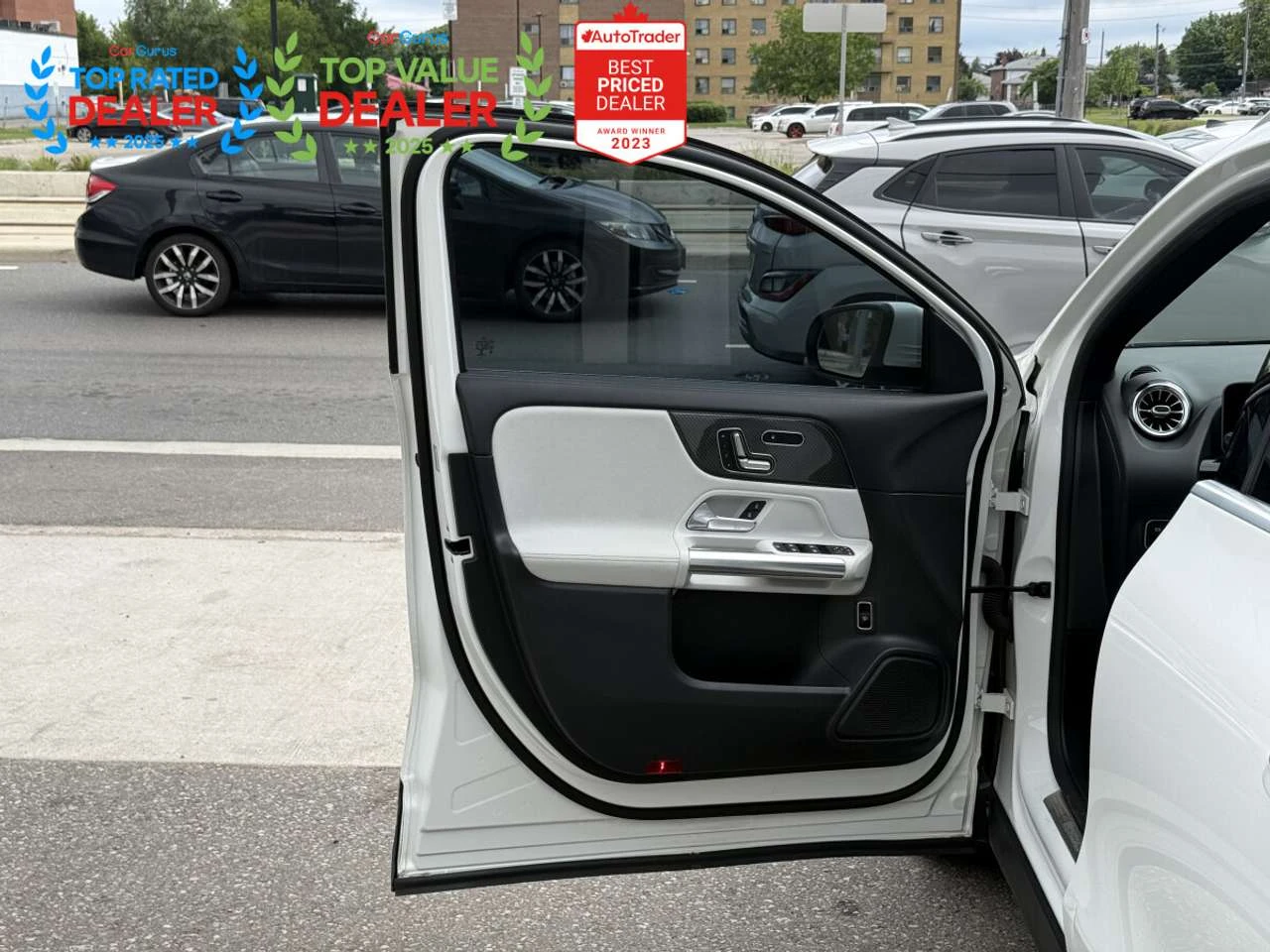 Mercedes-Benz GLA //AMG & CARBON FIBER PKG | ONE OWNER | MB SERV | Mobile.bg � ����������� 9