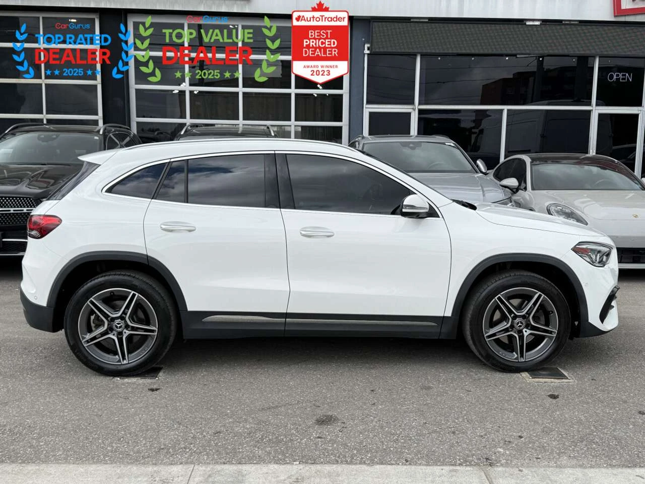 Mercedes-Benz GLA //AMG & CARBON FIBER PKG | ONE OWNER | MB SERV | Mobile.bg � ����������� 3