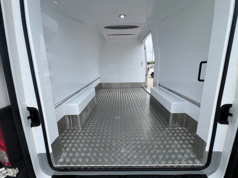 VW Crafter 2.0TDI ХЛАДИЛЕН , KERSTNER , EURO6 , снимка 9 - Бусове и автобуси - 47523733