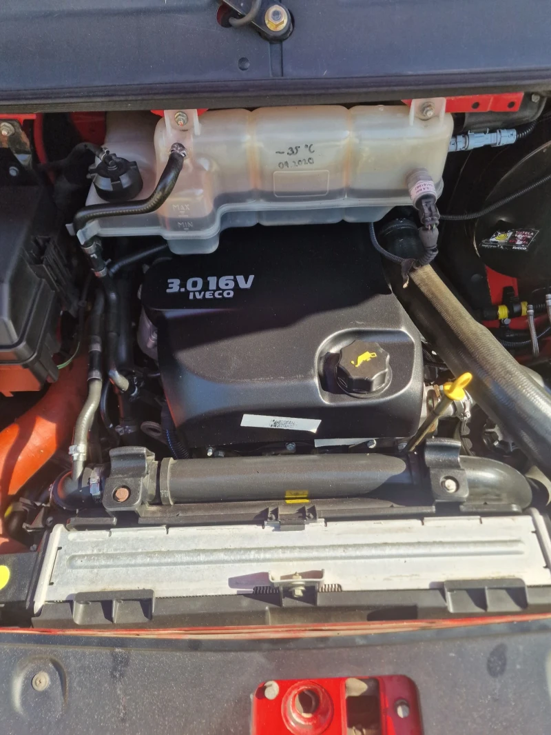 Iveco 35c15 3.0HPi 7места , снимка 12 - Бусове и автобуси - 51363255