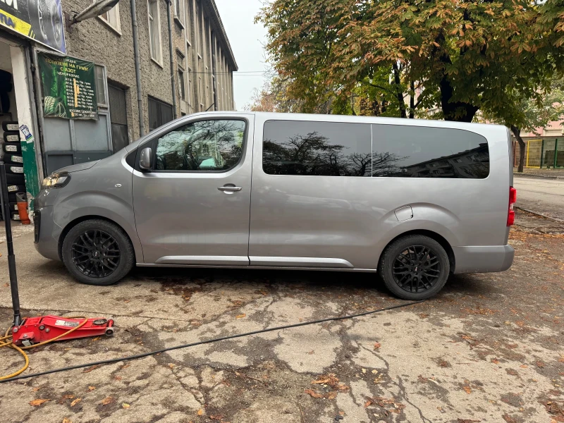 Opel Vivaro, снимка 13 - Бусове и автобуси - 52544080