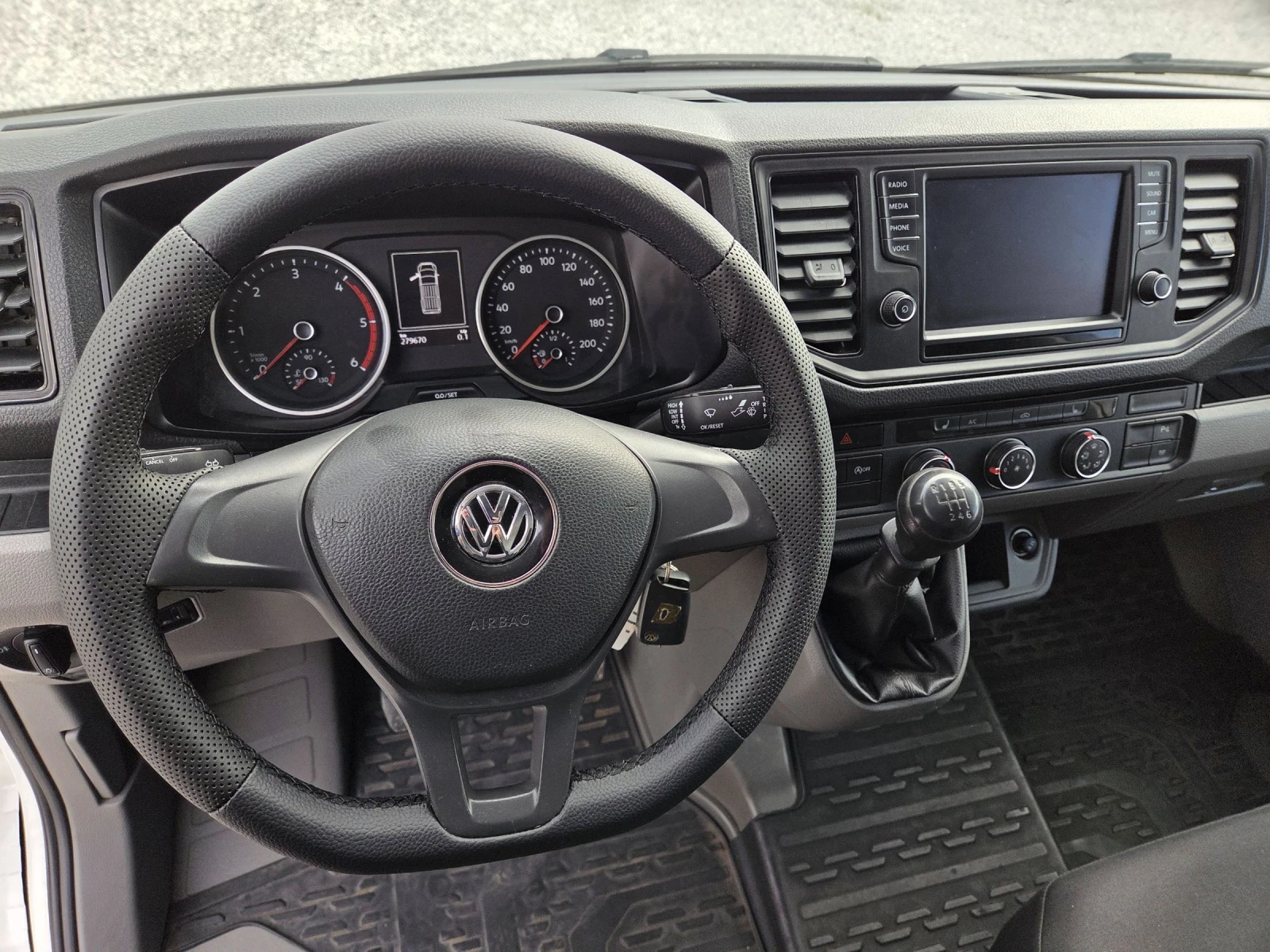 VW Crafter 2.0 TDI, Нави, Клима - изображение 10