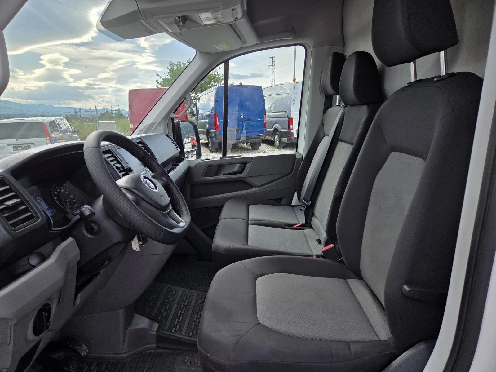 VW Crafter 2.0 TDI, Нави, Клима - изображение 9