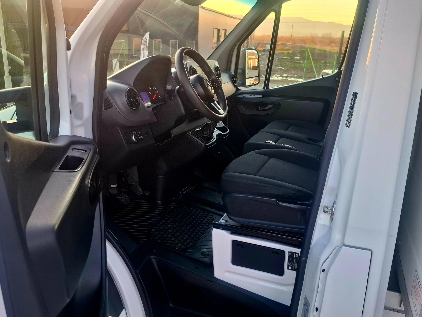 Mercedes-Benz Sprinter 414 До3.5т/Euro6/Клима/220V - изображение 6