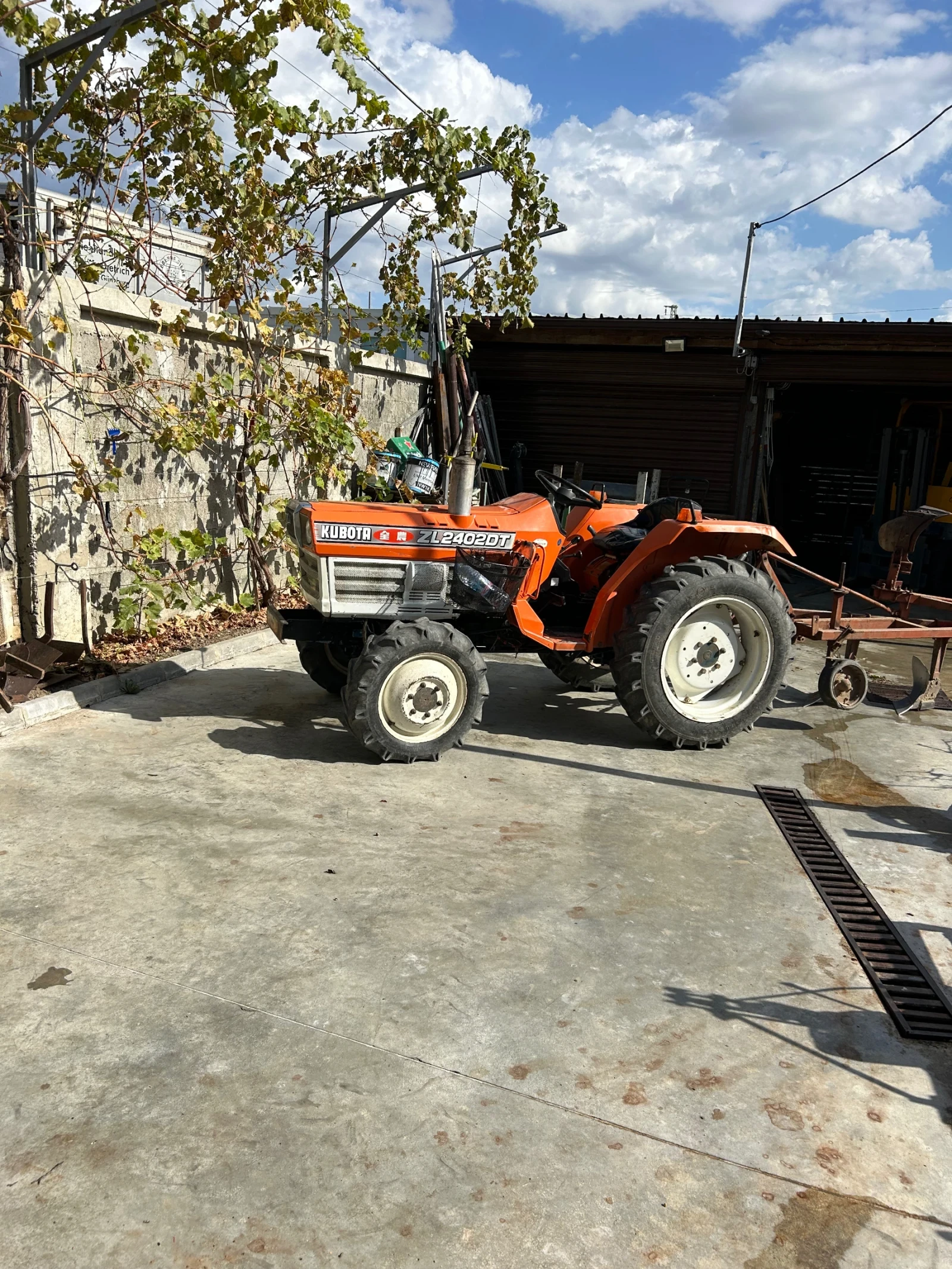 Трактор Kubota, снимка 1