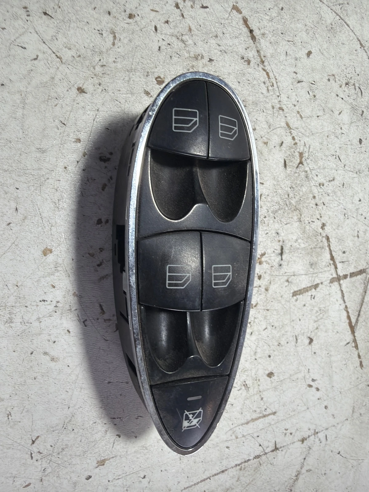 копче ел. стъкла A2118213679 Мерцедес ЦЛС 500 