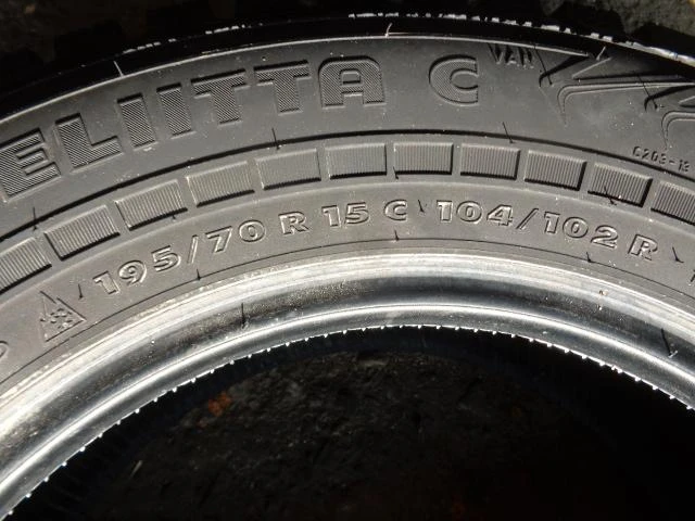 Гуми Зимни 195/70R15, снимка 8 - Гуми и джанти - 25809962