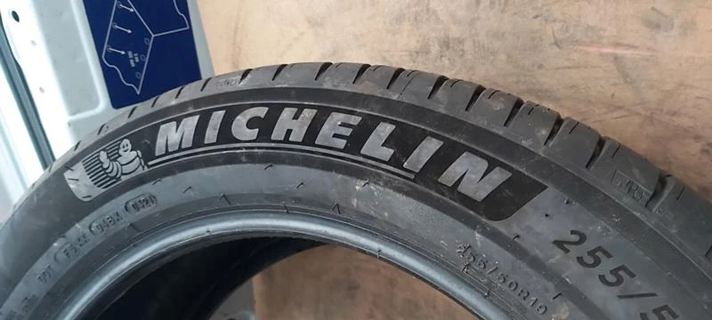 Гуми Летни 255/50R19, снимка 4 - Гуми и джанти - 35130751