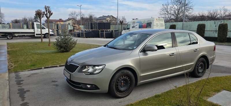 Skoda Superb, снимка 5 - Автомобили и джипове - 48518233