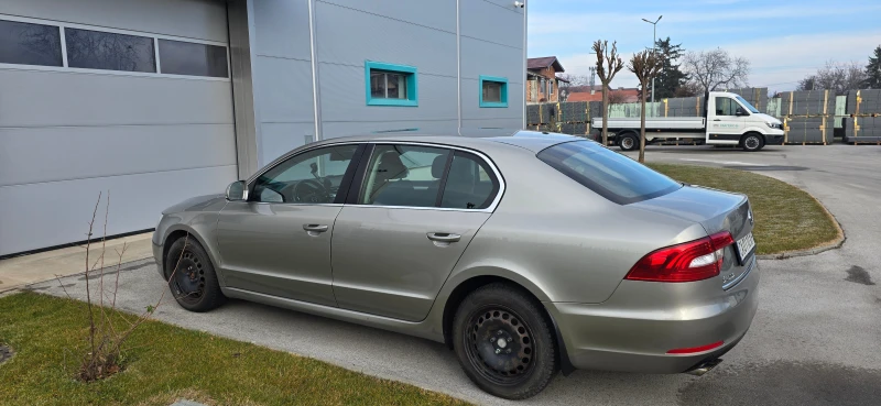 Skoda Superb, снимка 4 - Автомобили и джипове - 48518233