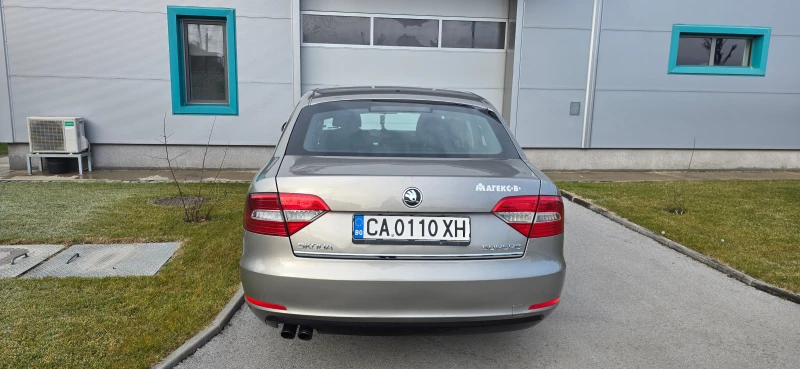 Skoda Superb, снимка 3 - Автомобили и джипове - 48518233