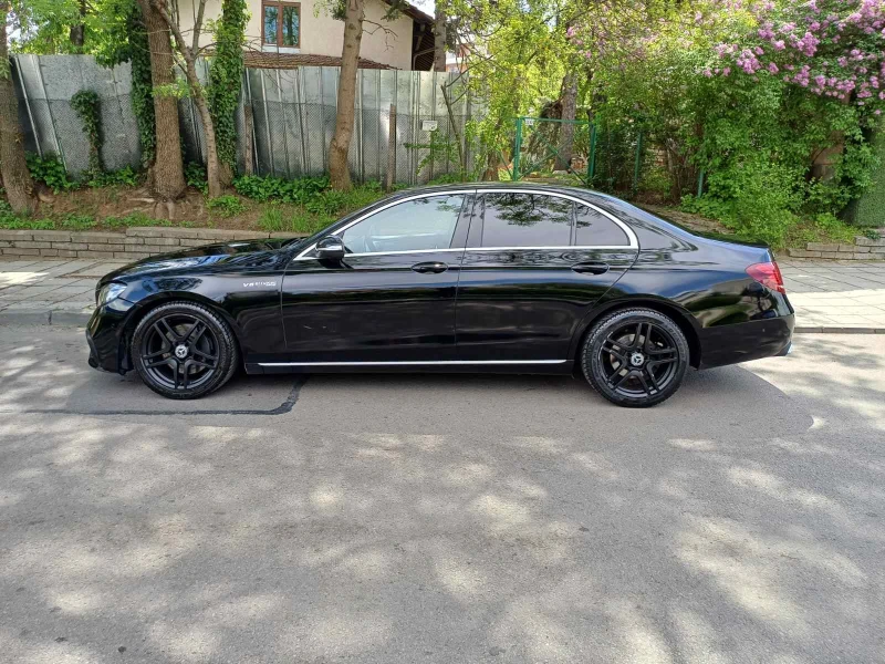 Mercedes-Benz E 200 AMG-Line, снимка 4 - Автомобили и джипове - 51914449