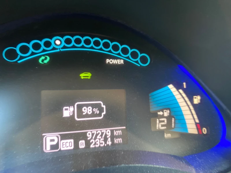 Nissan Leaf , снимка 10 - Автомобили и джипове - 51948233