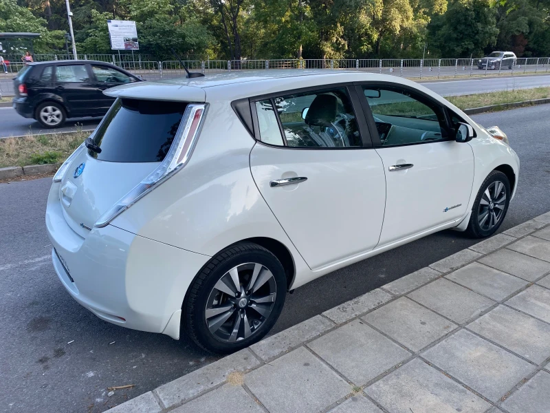 Nissan Leaf , снимка 3 - Автомобили и джипове - 51948233