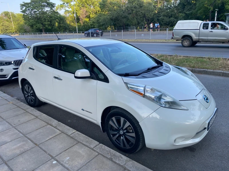 Nissan Leaf , снимка 2 - Автомобили и джипове - 51948233