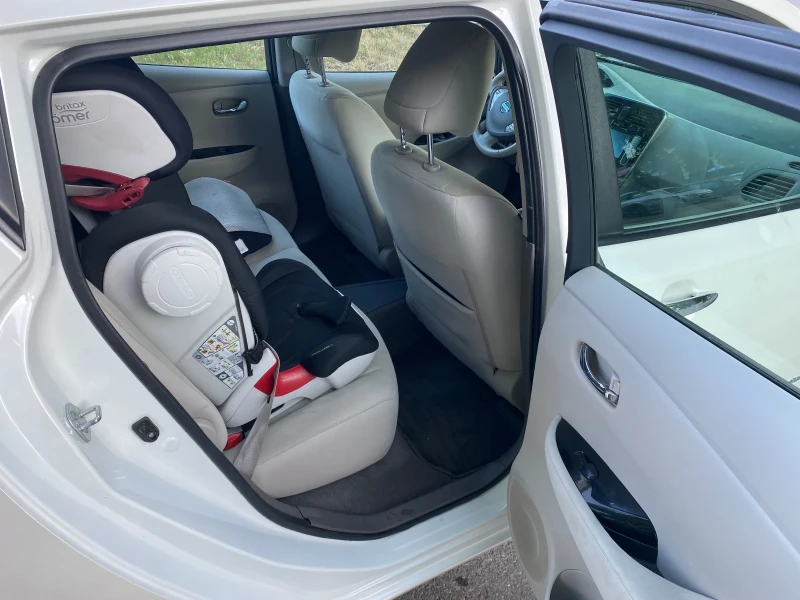 Nissan Leaf , снимка 6 - Автомобили и джипове - 51948233