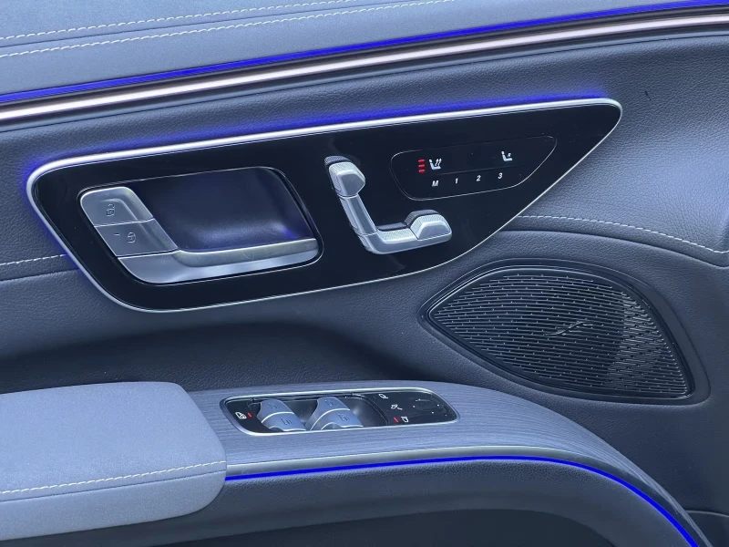 Mercedes-Benz EQS 500 SUV/AMG/449HP/ADV/4MATIC/CAM/CARPLAY/466fpr, снимка 12 - Автомобили и джипове - 51129227