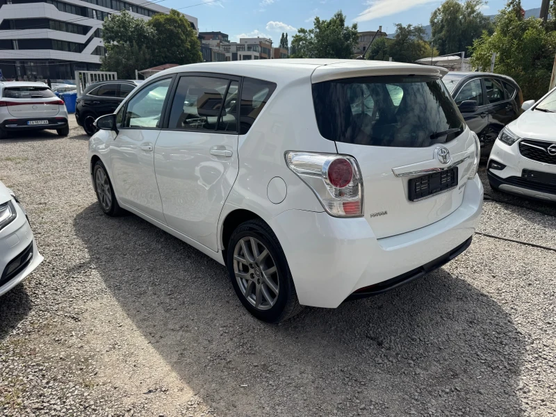 Toyota Corolla verso LED* ПАНОРАМА* КАМЕРА* 6+ 1* NAVI* 2.0D4d 124kc* , снимка 8 - Автомобили и джипове - 51667956