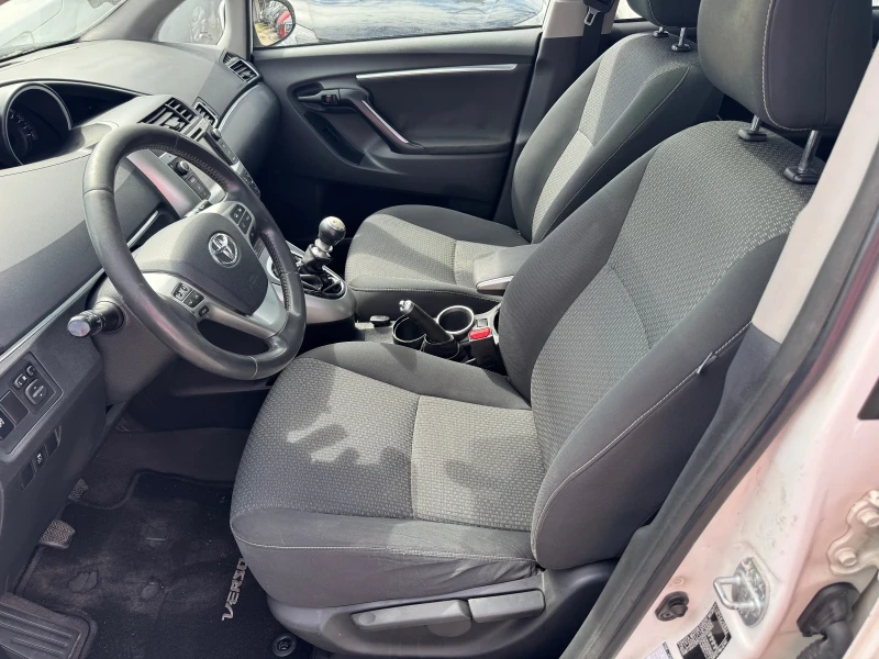 Toyota Corolla verso LED* ПАНОРАМА* КАМЕРА* 6+ 1* NAVI* 2.0D4d 124kc* , снимка 4 - Автомобили и джипове - 51667956