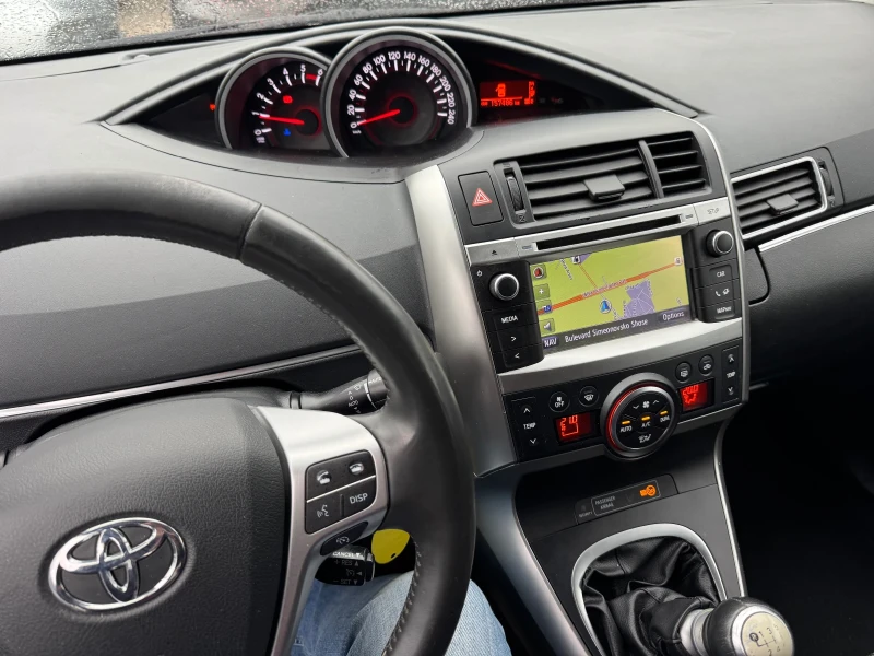 Toyota Corolla verso LED* ПАНОРАМА* КАМЕРА* 6+ 1* NAVI* 2.0D4d 124kc* , снимка 17 - Автомобили и джипове - 51667956