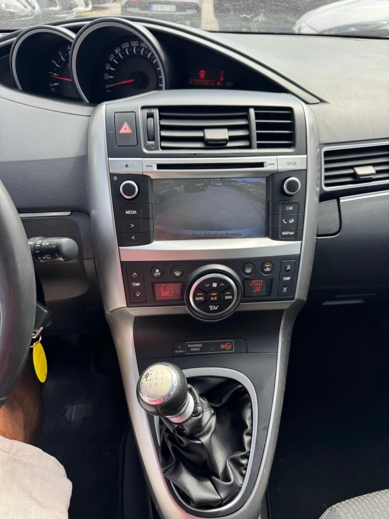 Toyota Corolla verso LED* ПАНОРАМА* КАМЕРА* 6+ 1* NAVI* 2.0D4d 124kc* , снимка 3 - Автомобили и джипове - 51667956