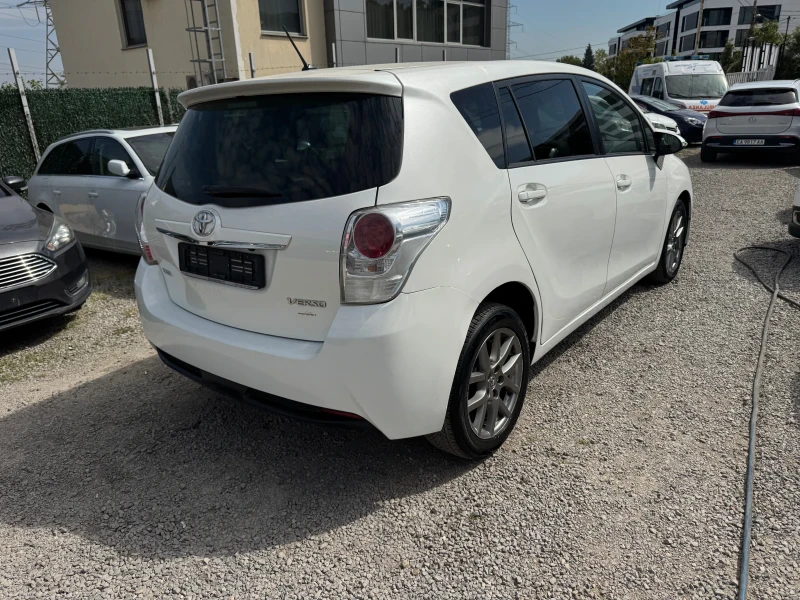 Toyota Corolla verso LED* ПАНОРАМА* КАМЕРА* 6+ 1* NAVI* 2.0D4d 124kc* , снимка 11 - Автомобили и джипове - 51667956