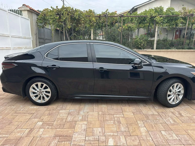 Toyota Camry SE, снимка 3 - Автомобили и джипове - 52060340