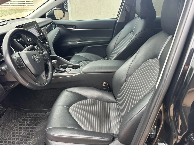 Toyota Camry SE, снимка 10 - Автомобили и джипове - 52060340