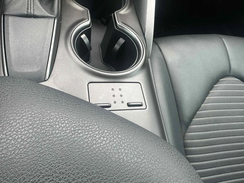 Toyota Camry SE, снимка 14 - Автомобили и джипове - 52060340