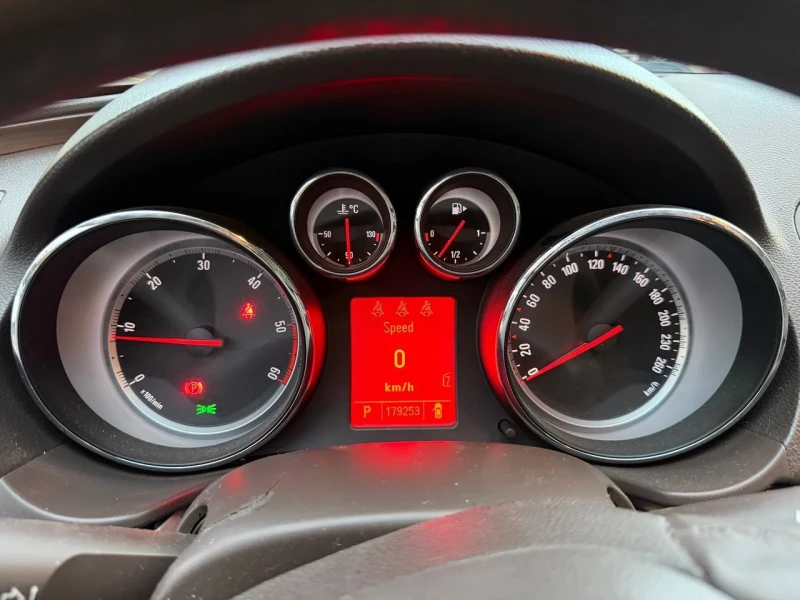 Opel Insignia Sport/tour, снимка 7 - Автомобили и джипове - 52497282