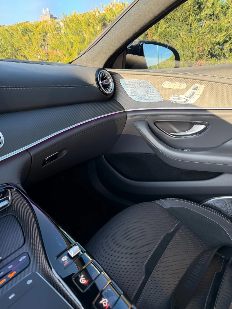 Mercedes-Benz GT AMG 63 S * 4MATIC + * 4 DOOR * CARBON * CERAMIC, снимка 12 - Автомобили и джипове - 52710537