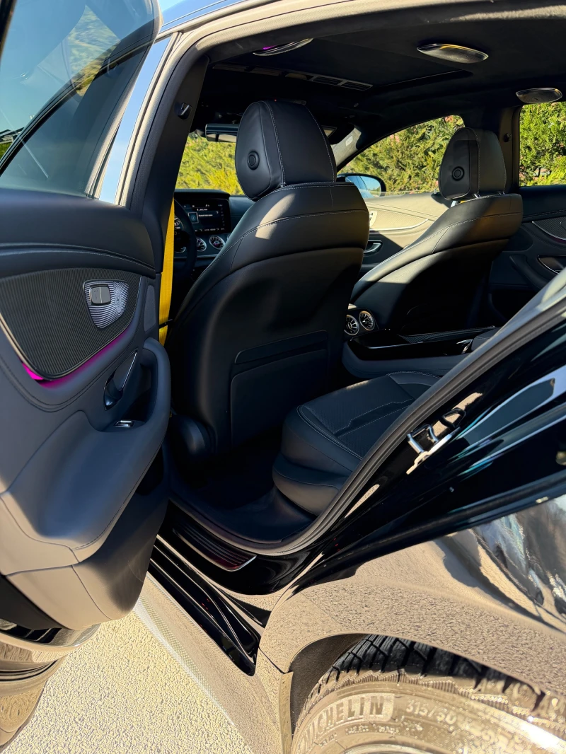 Mercedes-Benz GT AMG 63 S * 4MATIC + * 4 DOOR * CARBON * CERAMIC, снимка 9 - Автомобили и джипове - 52710537