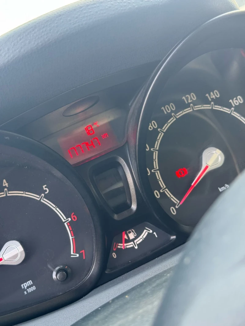 Ford Fiesta 1.4 LPG , снимка 12 - Автомобили и джипове - 52910754