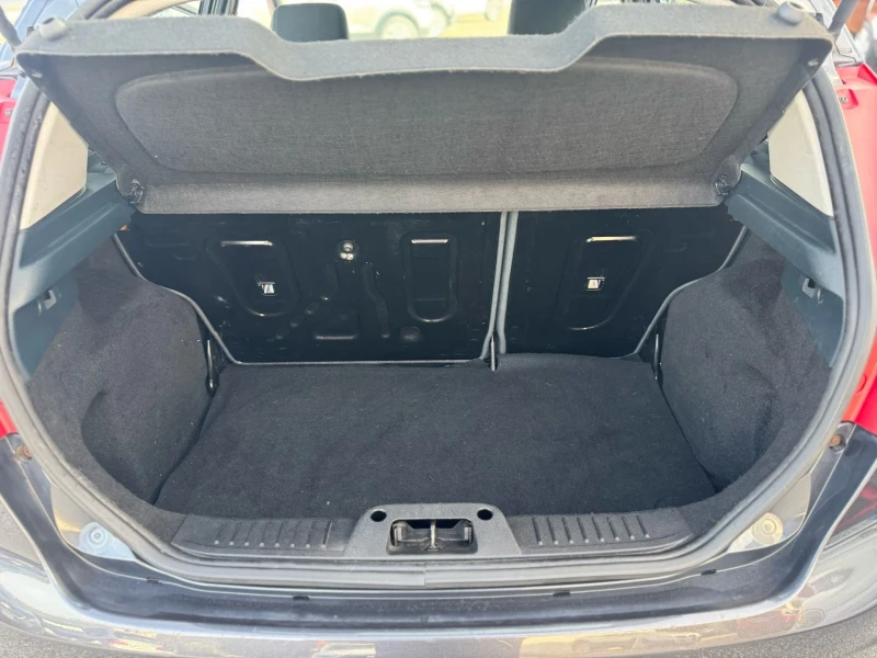 Ford Fiesta 1.4 LPG , снимка 16 - Автомобили и джипове - 52910754