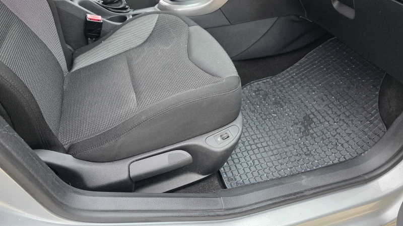 Peugeot 308 1.6, снимка 15 - Автомобили и джипове - 53330273