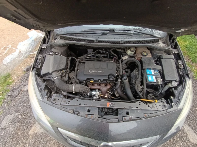 Opel Astra 1.4T Sport Tourer , снимка 10 - Автомобили и джипове - 53457306