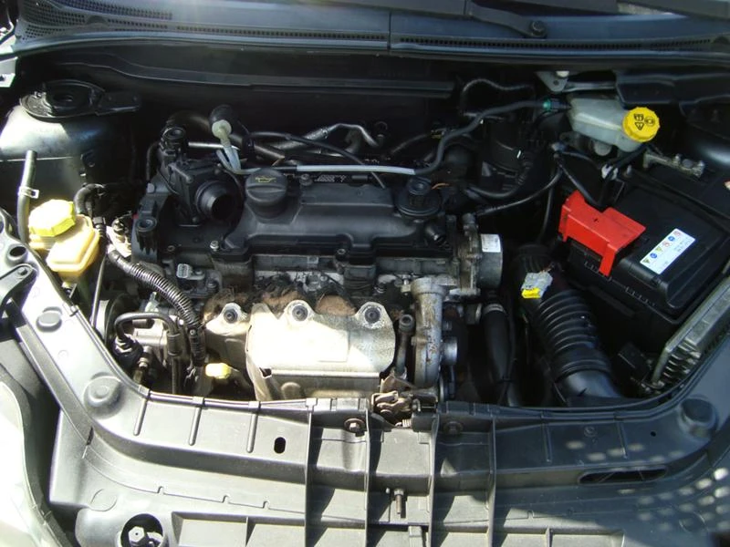 Mazda 2 1.4 HDI, снимка 13 - Автомобили и джипове - 25661102