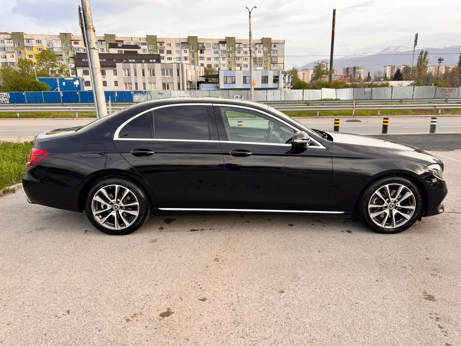 Mercedes-Benz E 220 9Gtroni/4Matic/Ambient/360Камeра/Multibeam/Подgрев - изображение 4