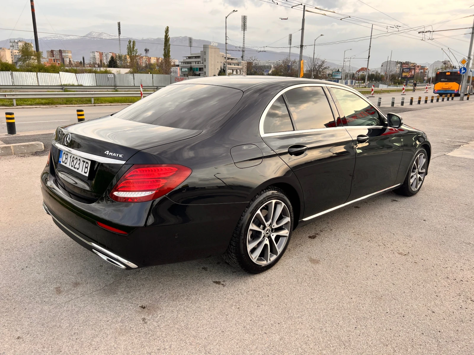 Mercedes-Benz E 220 9Gtroni/4Matic/Ambient/360Камeра/Multibeam/Подgрев - изображение 5