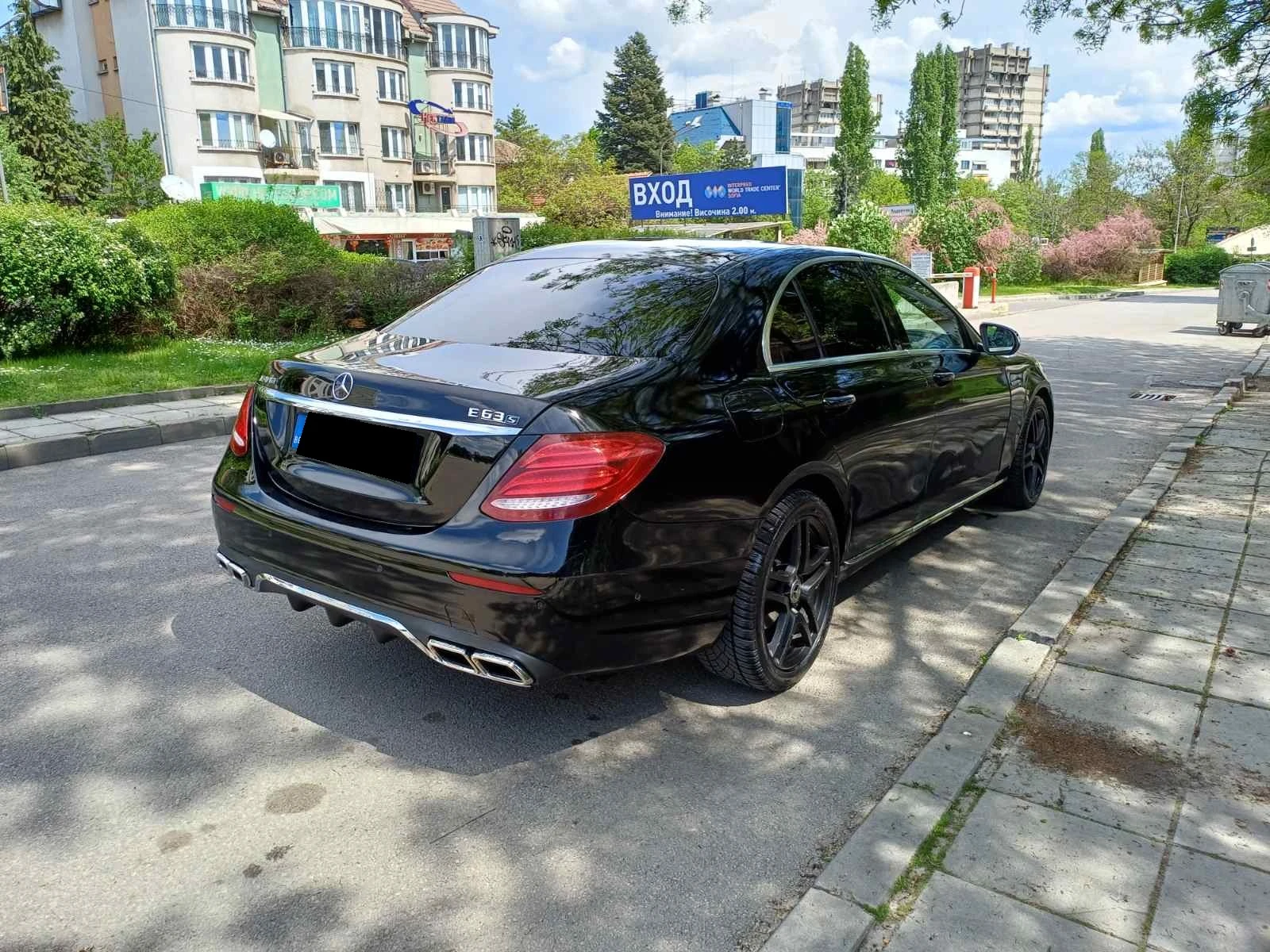 Mercedes-Benz E 200 AMG-Line - изображение 6