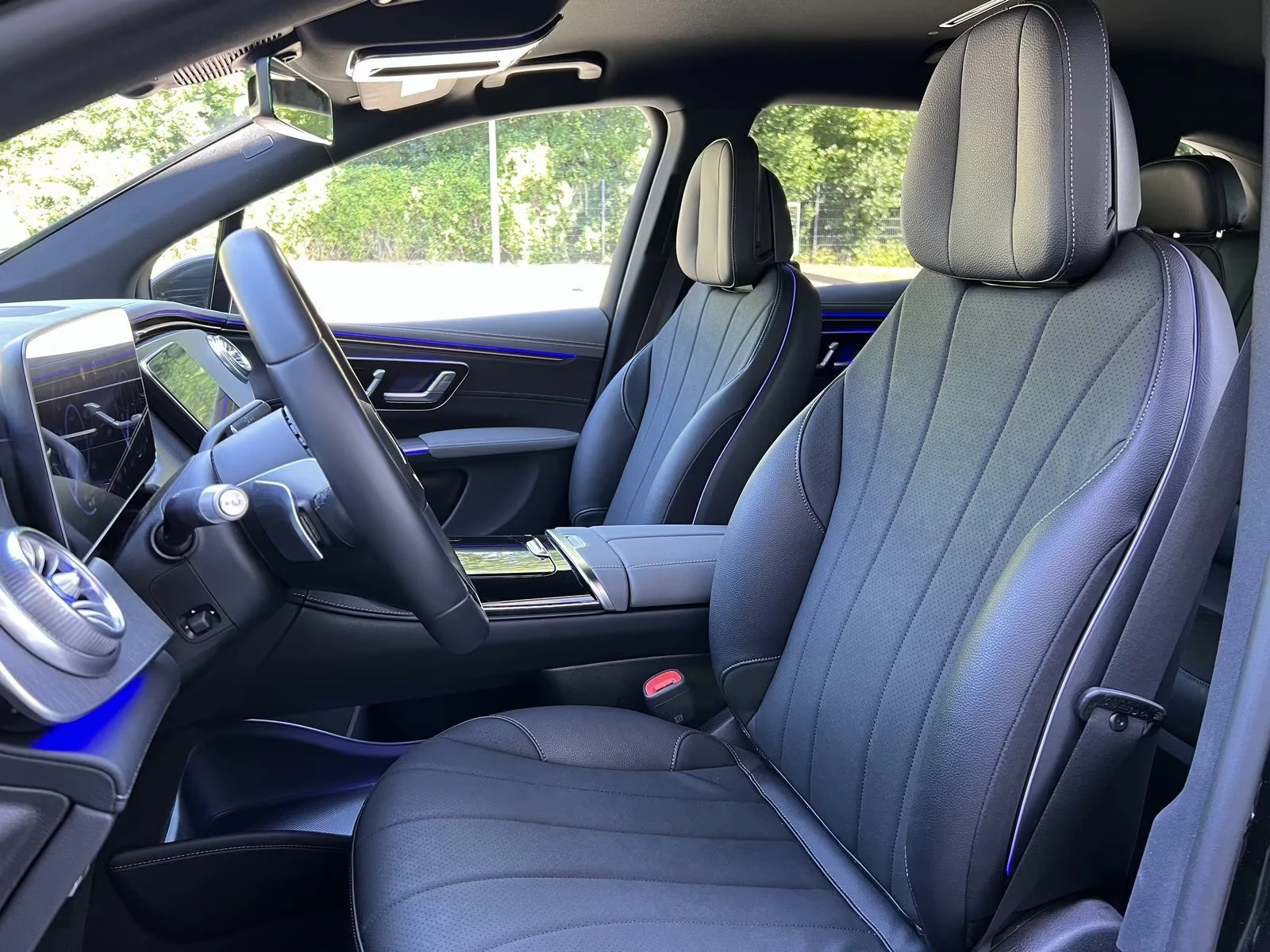 Mercedes-Benz EQS 500 SUV/AMG/449HP/ADV/4MATIC/CAM/CARPLAY/LED/466f - изображение 9