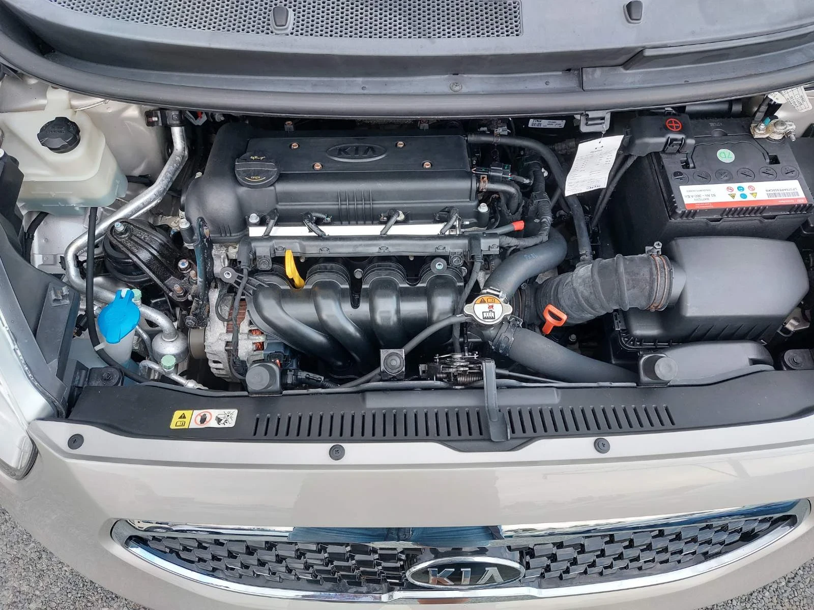 Kia Venga 1.6i, автоматик - изображение 8